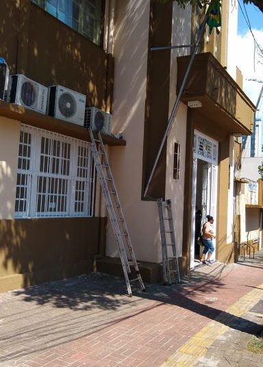 Reparação do ar-condicionado. Foto: Não Viu?