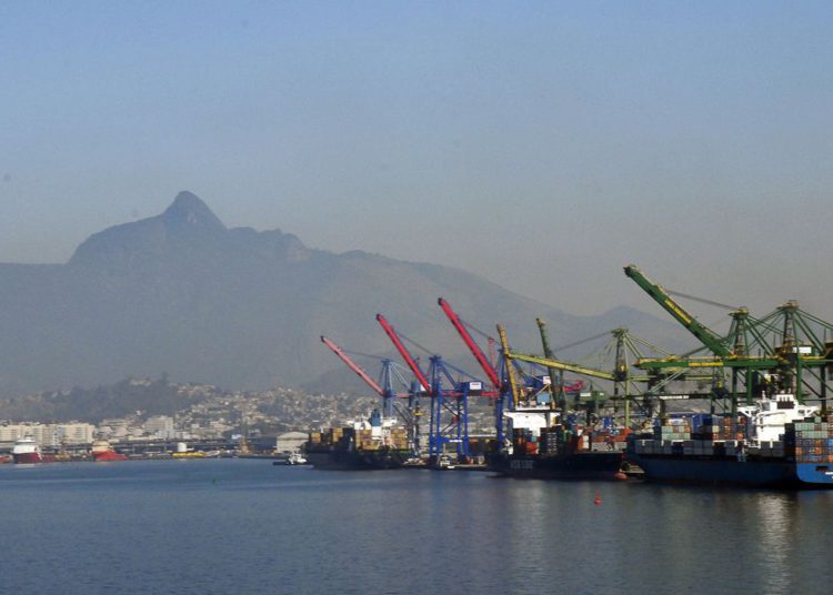 Atracação de navios no Caís do Porto do Rio de Janeiro. Foto: Tânia Rêgo/Agência Brasil