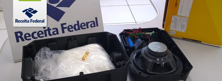 Droga encontrada na caixa de som. Foto: RF/Divulgação
