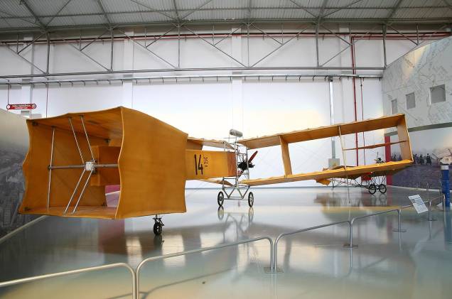 6/12 Réplica do 14-Bis, o avião criado pelo brasileiro Santos Dumont. Foto: Marcio Jumpei/Divulgação/Museu da TAM