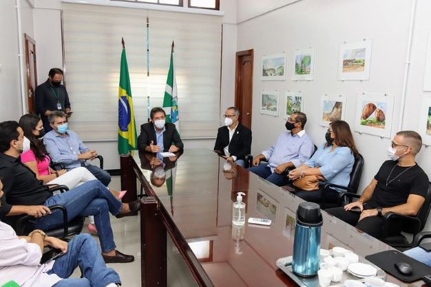 Cerimônia de lançamento do "Feirão de Imóveis". Foto: Christian Rizzi/PMFI