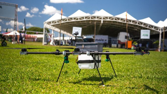 O Parque Tecnológico está realizando a demonstração do equipamento, desenvolvido em parceira com a Unioeste, na Fly Arena do Show Rural. Foto: PTI