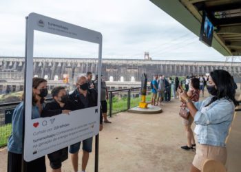 Visitantes na Itaipu. Foto: Kiko Sierich/PTI