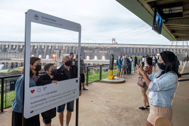 Visitantes na Itaipu. Foto: Kiko Sierich/PTI