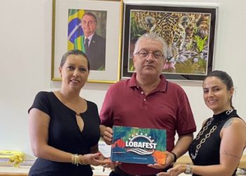 Da esquerda para a direita: Giselle, Paulo Angeli e Carla Sousa. Foto: PMFI/Divulgação