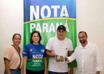 Aos 21 anos, morador de Lobato recebe o prêmio de R$ 1 milhão do Nota Paraná
Foto: SEFA