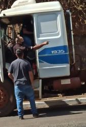Socorro de motorista na Ponte da Amizade. Foto: RF/Divulgação