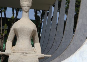 Estátua da justiça em frente ao Palácio do Supremo Tribunal Federal na Praça dos Três poderes em Brasília. Foto: Fábio Rodrigues Pozzebom/Agência Brasil