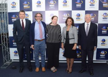 Reitoria da UDC com os professores de Harvard. Foto: UDC/Divulgação