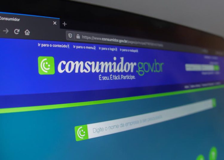 Procon-PR realiza mutirão online de renegociação de dívidas. Foto: Geraldo Bubniak/AEN