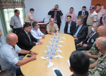Reunião para definir a retomada da travessia. Foto: Divulgação/Prefeitura Naval