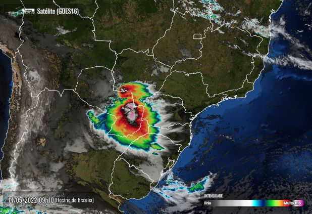 Foto feita por satélite divulgada na manhã deste sábado (14) pelo Simepar
