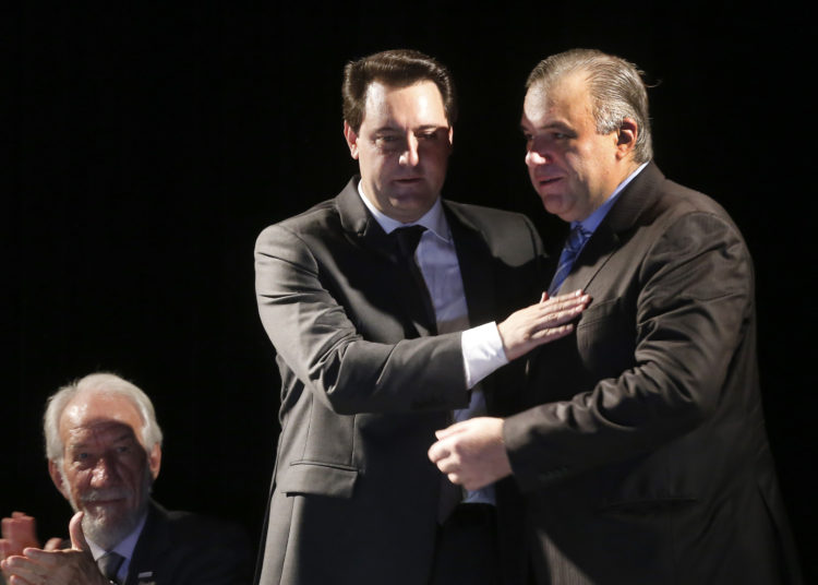 O governador Carlos Massa Ratinho Junior dá posse a Ney Leprevost na pasta da secretaria da Justiça, Família e Trabalho.
Curitiba, 12-02-19.
Foto: Arnaldo Alves / ANPr.