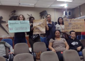 vereadora-protesto-animais