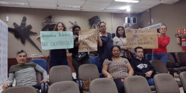vereadora-protesto-animais
