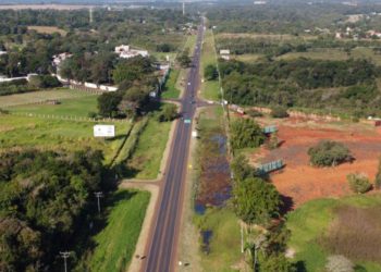 Obras de duplicação da Avenida das Cataratas estão empacadas.
Foto: Ari Dias/AEN