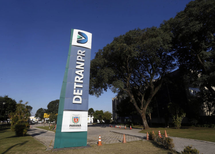 Detran-PR alerta sobre golpe de falsos leilões de veículos
Foto: Albari Rosa/AEN