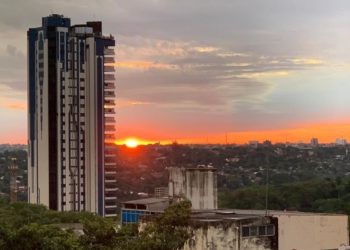 Pór do sol em Foz do Iguaçu. Foto: Elias Dandolini/Divulgação