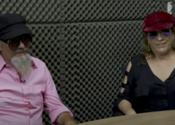 oão Lopes, em 2019, em uma de suas últimas entrevistas, participou do programa Assembleia no Ar, quando contou um pouco sobre sua trajetória na música e a forma como ouviu pela primeira vez a música ‘Bicho no Paraná’ em uma campanha publicitária. Foto: reprodução Alep/Divulgação