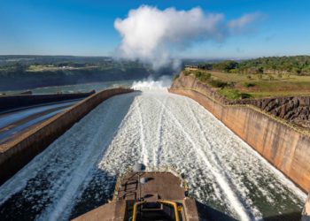 Vertedouro da usina de Itaipu. Foto Ilustrativa: Rubens Fraulini/IB