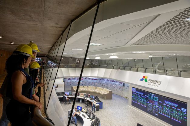 Visitantes na Itaipu. Foto: Kiko Sierich/PTI