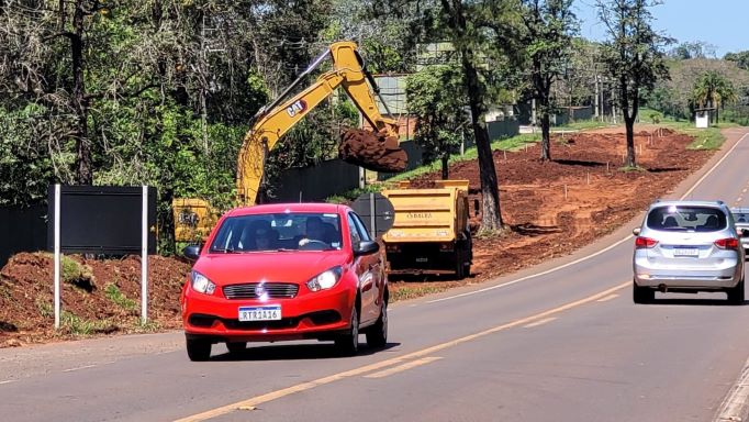 Obras de duplicação da Rodovia das Cataratas. Foto: PMFI/Divulgação