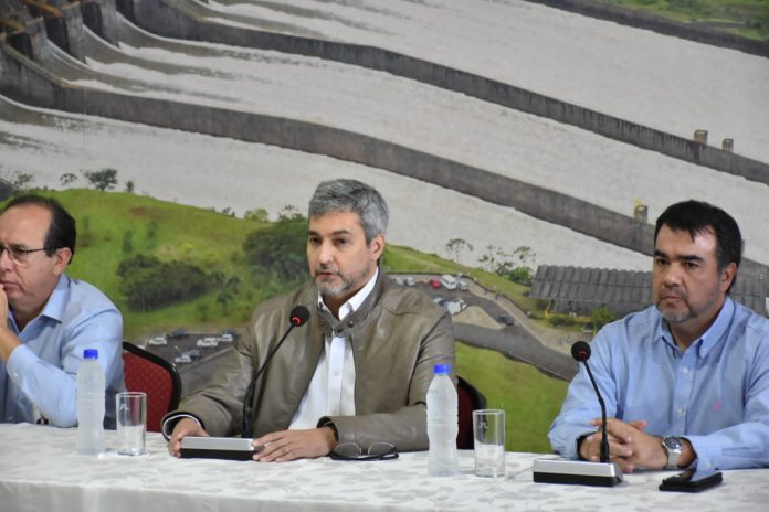 Mario Abdo Benítez durante sua visita ao Centro Binacional de Recepção de Visitantes de Itaipu. Foto: Agência IP