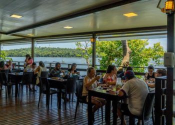Almoço às margens das Cataratas do Iguaçu. Foto: Marfcos Labanca/ Divulgação