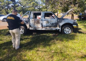 Caminhonete incendiada. Foto: La Clave
