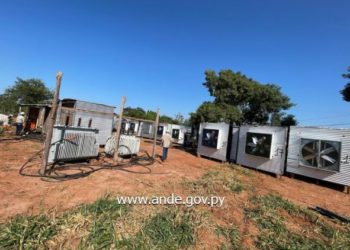 Contêineres apreendidos na mineradora de Itakyry. Foto: AND/Divulgação