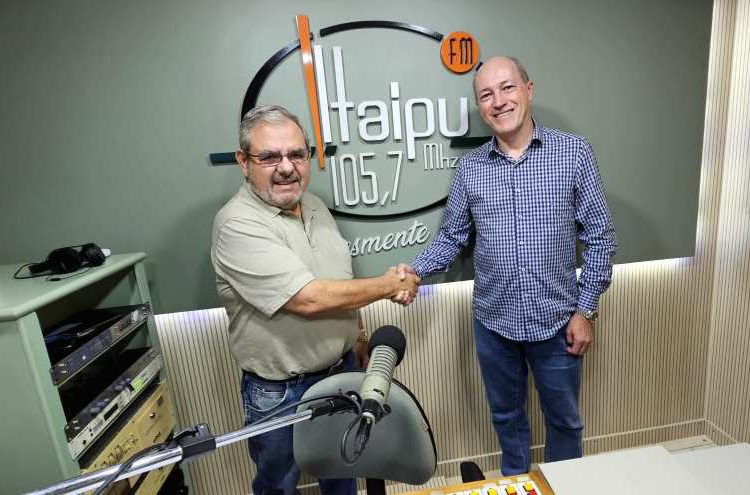 Flavio Ghellere Junior, ex-proprietário da emissora (à esquerda) e José Elias. Foto: divulgação