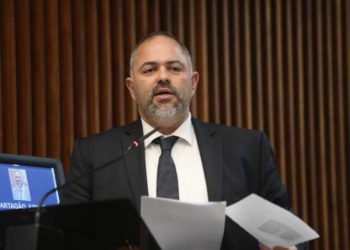 “A Corregedoria aguarda documentação necessária para agir com a responsabilidade e equilíbrio em um momento como este, mas também com a firmeza e objetividade que a situação exige”, afirmou o deputado Artagão Junior (PSD), corregedor da Casa. Foto: Orlando Kissner/Alep