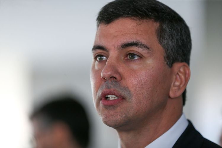 O presidente eleito do Paraguai, Santiago Peña, fala com a imprensa após encontro com o presidente Luiz Inácio Lula da Silva. José Cruz/ Agência Brasil