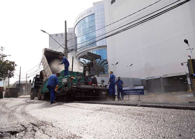 Obras em andamento na marginal. Foto: Thiago Dutra/PMFI.
