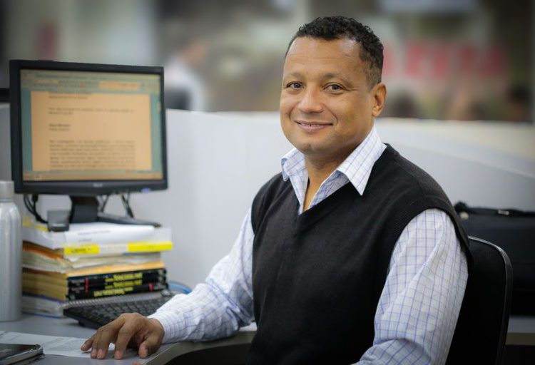 Elson: anos de experiência em jornalismo e radialismo. Foto: cortesia