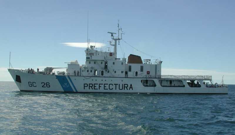 Los marinos argentinos y paraguayos se encuentran «raros» en la zona de pesca del río Paraná, ¿no lo ven?