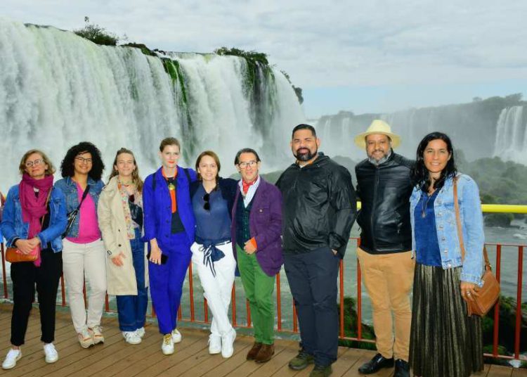 Equipe técnica do Centro Pompidou de Paris está em Foz do Iguaçu para análise de implantação do museu. Foto: PMFI