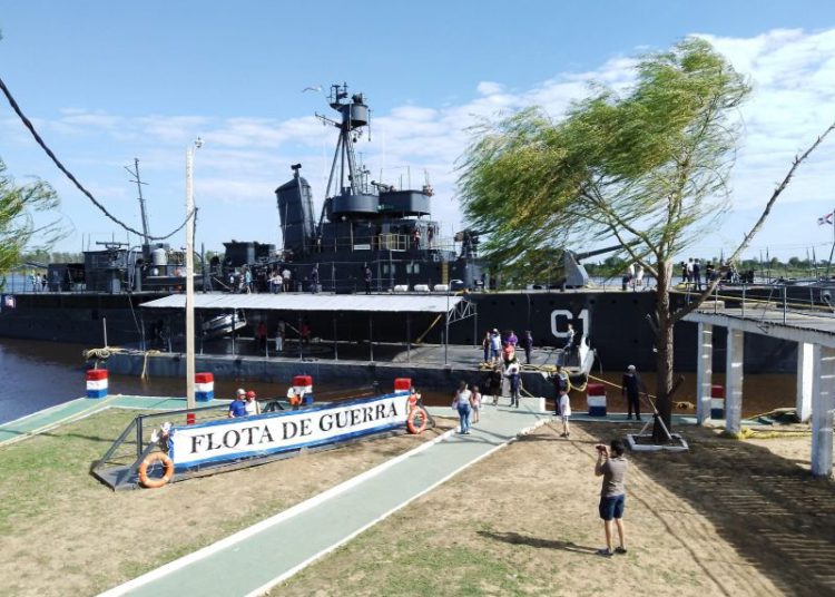 O navio esteve aberto à visitação pública no final do mês passado. Foto: Armada Paraguaya/Divulgação