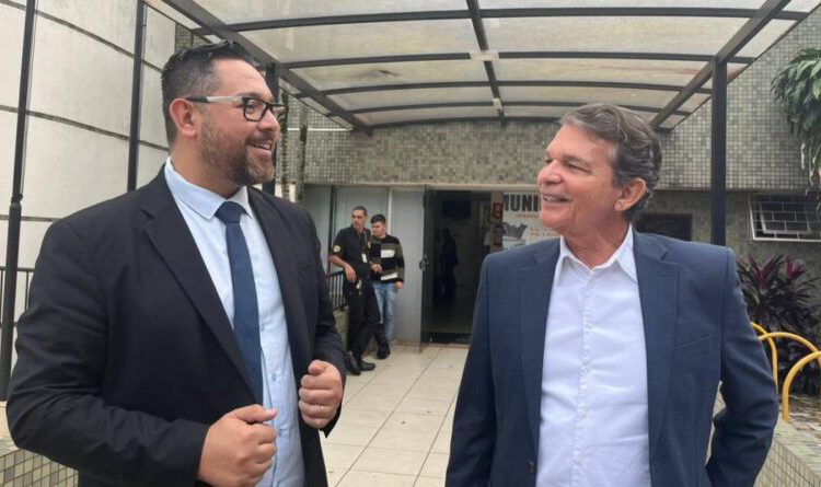 Morales (à esquerda) recebeu a visita de Silva e Luna esta semana. Foto: divulgação