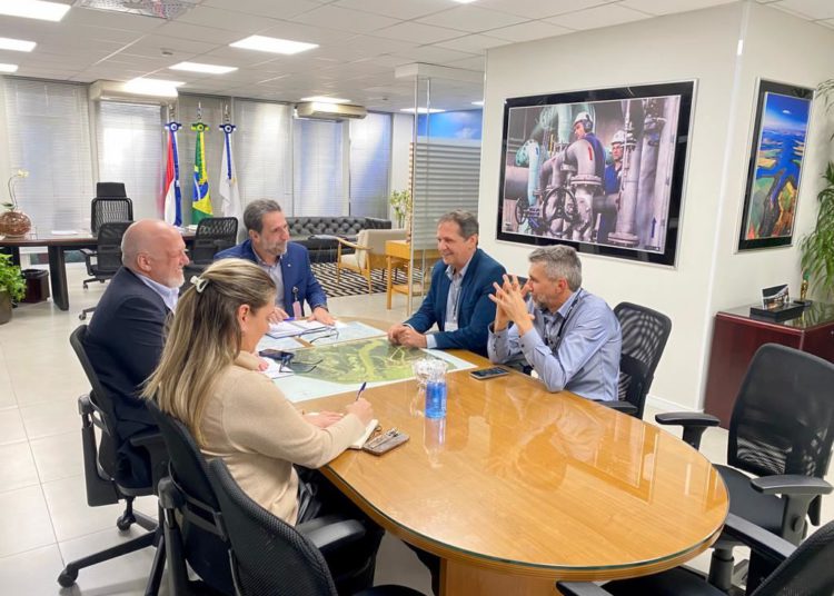 Reunião no Centro Executivo. Foto: PMFI