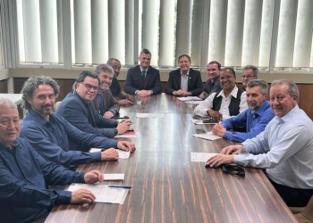 Reunião de terça. Foto: PMFI/Divulgação