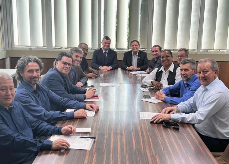 Reunião de terça. Foto: PMFI/Divulgação