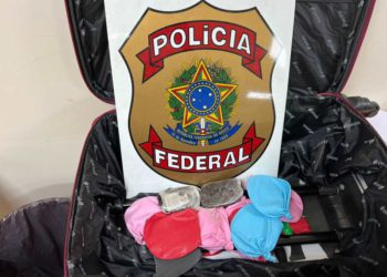Mala apreendida. Foto: divulgação/PF