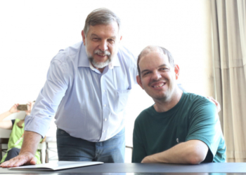 Governo lamenta a morte do filho do senador Flavio Arns. Na foto, o Senador Flavio Arns e seu filho
Foto: Assessoria do senador