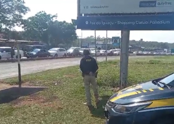 Congestionamento na Ponte da Amizade. Foto: captura de vídeo.