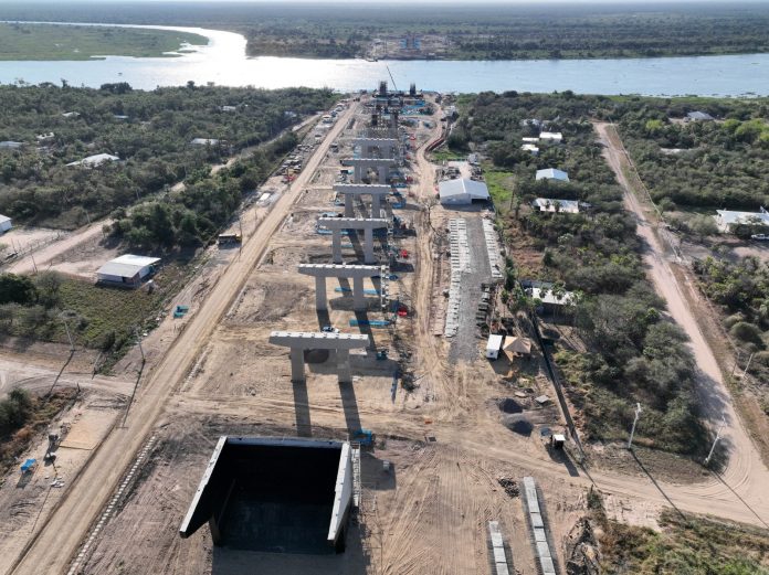 A ponte estará 45% concluída em dezembro. Foto: MOPC