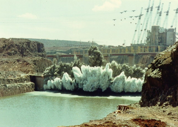Explosão das ensecadeiras do Canal de Desvio. Foto: IB/Divulgação