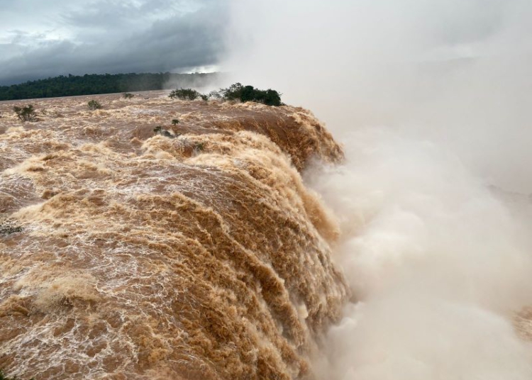 De ontem para hoje, a vazão caiu de 24 milhões de litros por segundo para 18 milhões de l/s. Foto: Cesar Muller/Divulgação