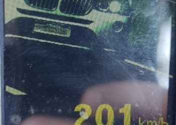 Pelo jeito, o motorista estava com muita pressa. Foto: PRF/divulgação