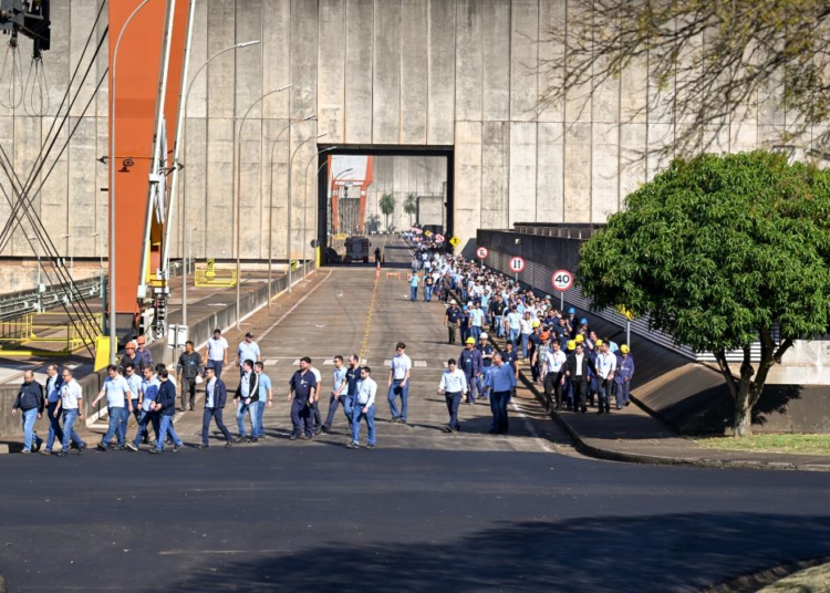 Simulação de incêndio. Fotos: Rafa Kondlatsch/IB